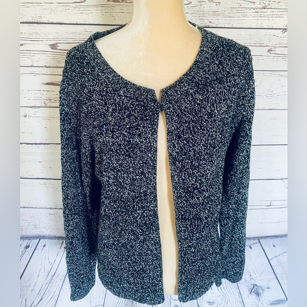 Women’s Large Sweater Cardigan Covington Gray Silver Threading Hook Close Knit